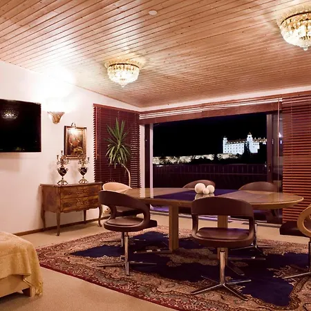 Apartmán Panoramic Castle With Free Private Parking